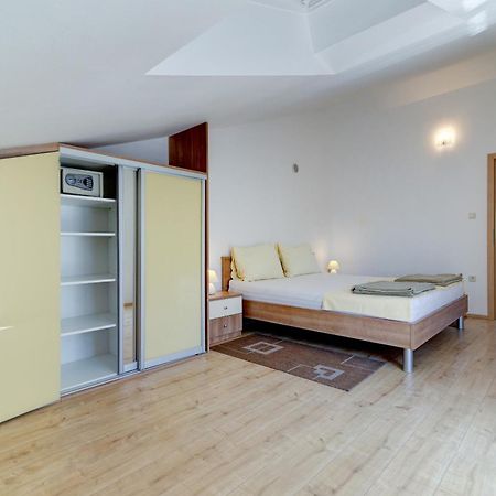 Apartmani Lili 诺维·维诺多尔斯基 外观 照片