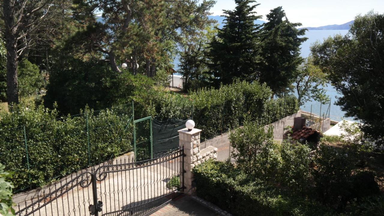 Apartmani Lili 诺维·维诺多尔斯基 外观 照片